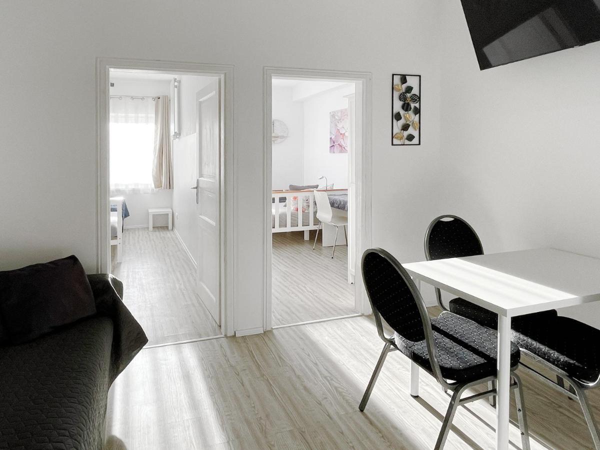 Schwanenburg Apartments Kolonie Rontgental Экстерьер фото