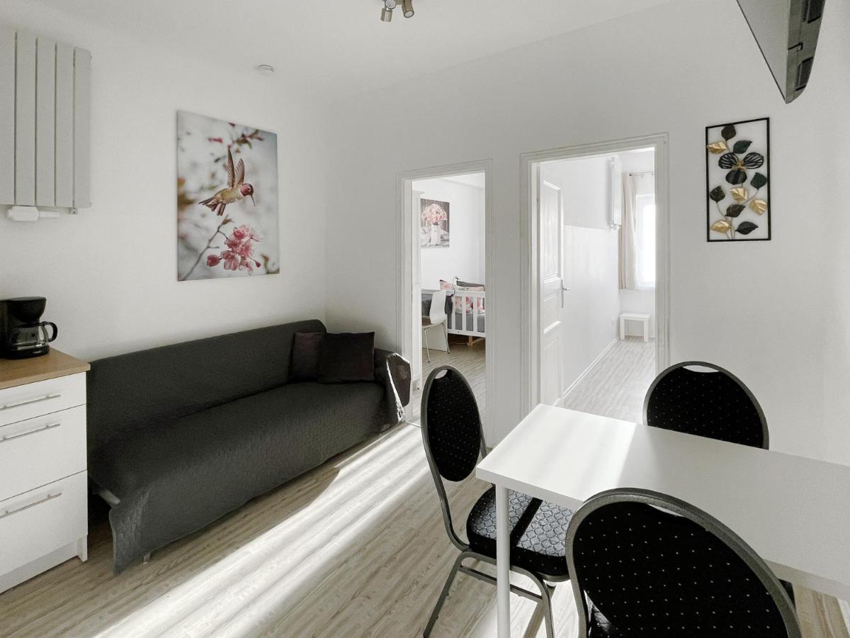 Schwanenburg Apartments Kolonie Rontgental Экстерьер фото